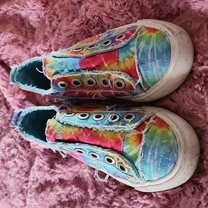 Girls tie-dyed tennis shoes